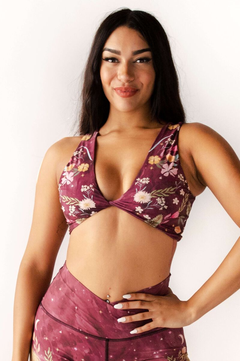 Twist & Turn Bra - The Creator image number 2