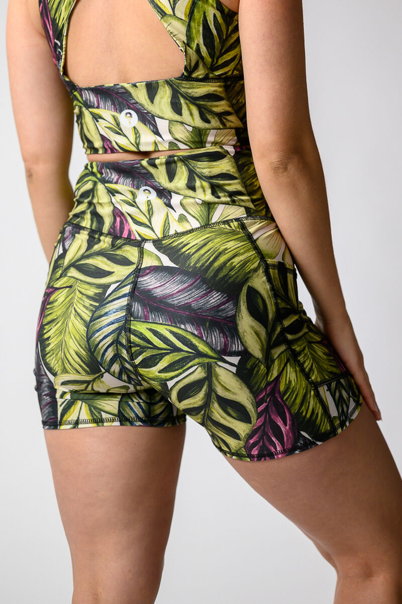 Non -Stop Short -Leaf it to Me image number 3