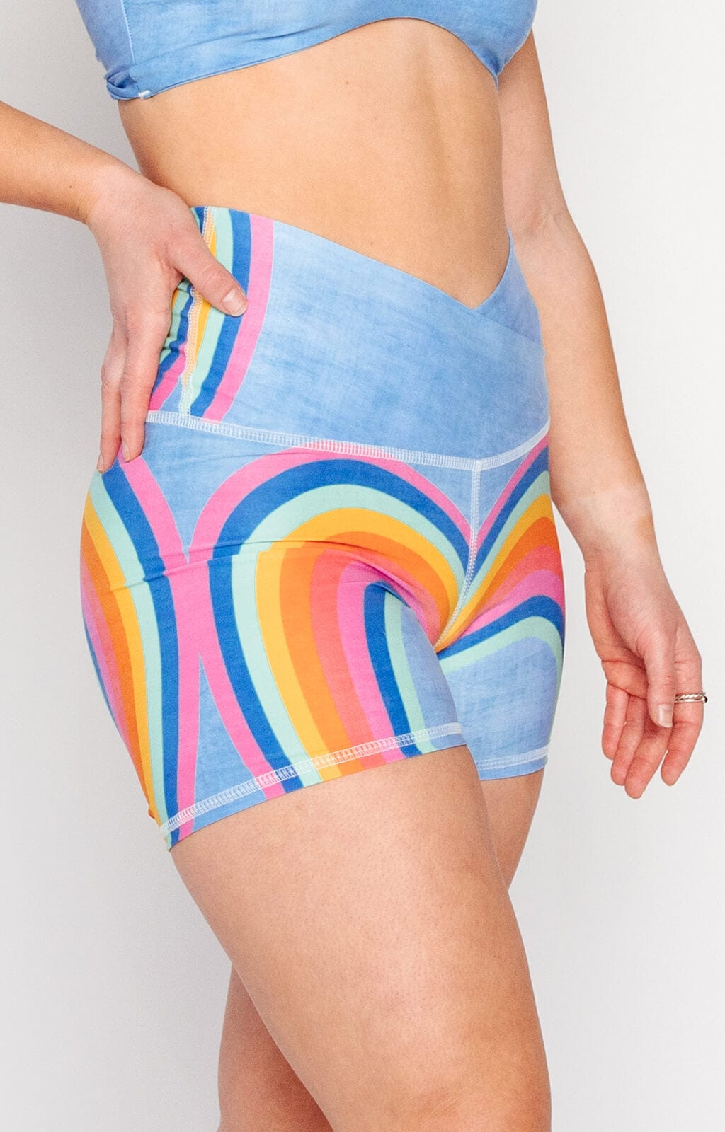 Movement Short - Rainbow Love image number 0.0